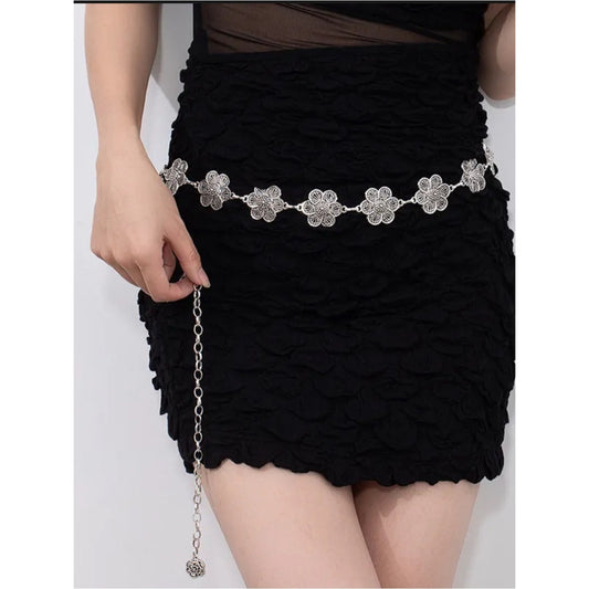 Silver Floral Chain Waist Belt - Women's Silver Flower Link Accessory